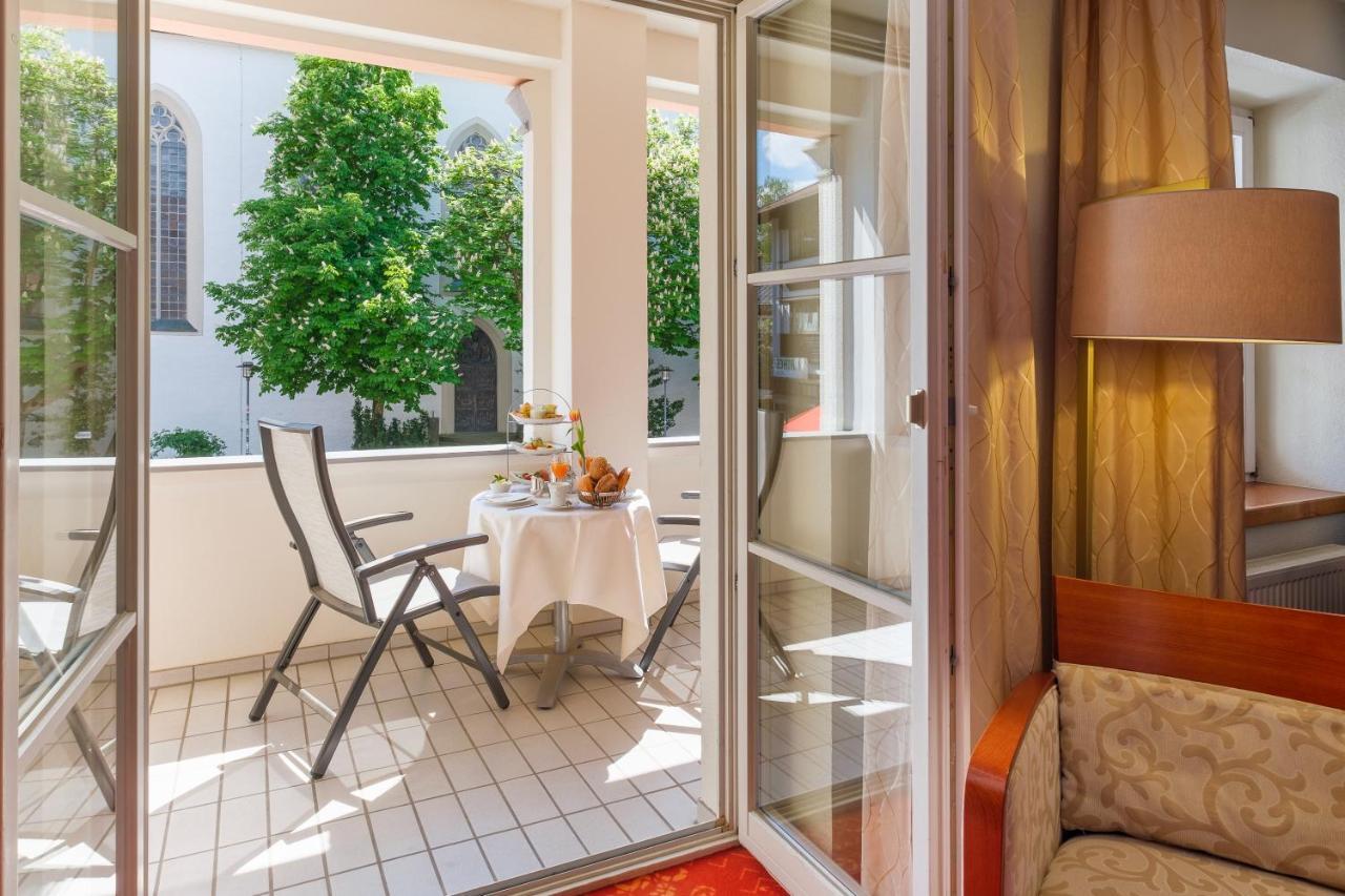 Single Room Balcony