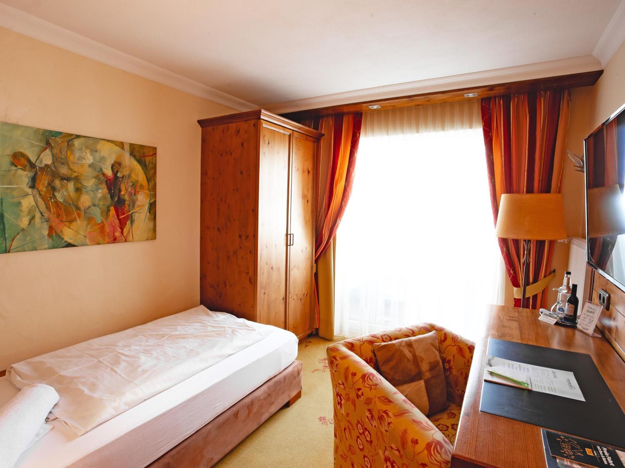 Single Room Balcony,1631550429:JPEG